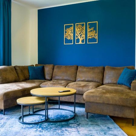 Gross, Modern, Zentrumsnah Mit Parkplatz Und Garten Ulm Exterior photo