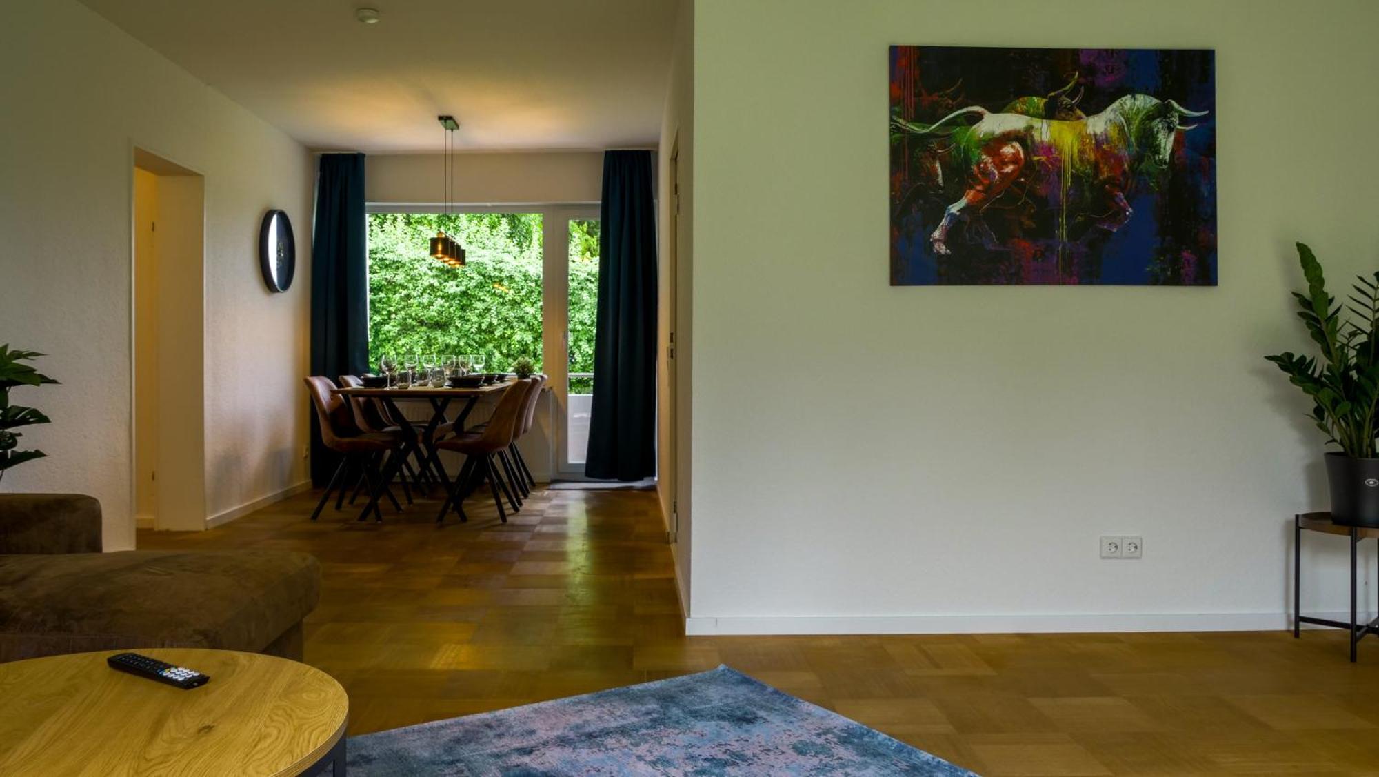 Gross, Modern, Zentrumsnah Mit Parkplatz Und Garten Ulm Exterior photo