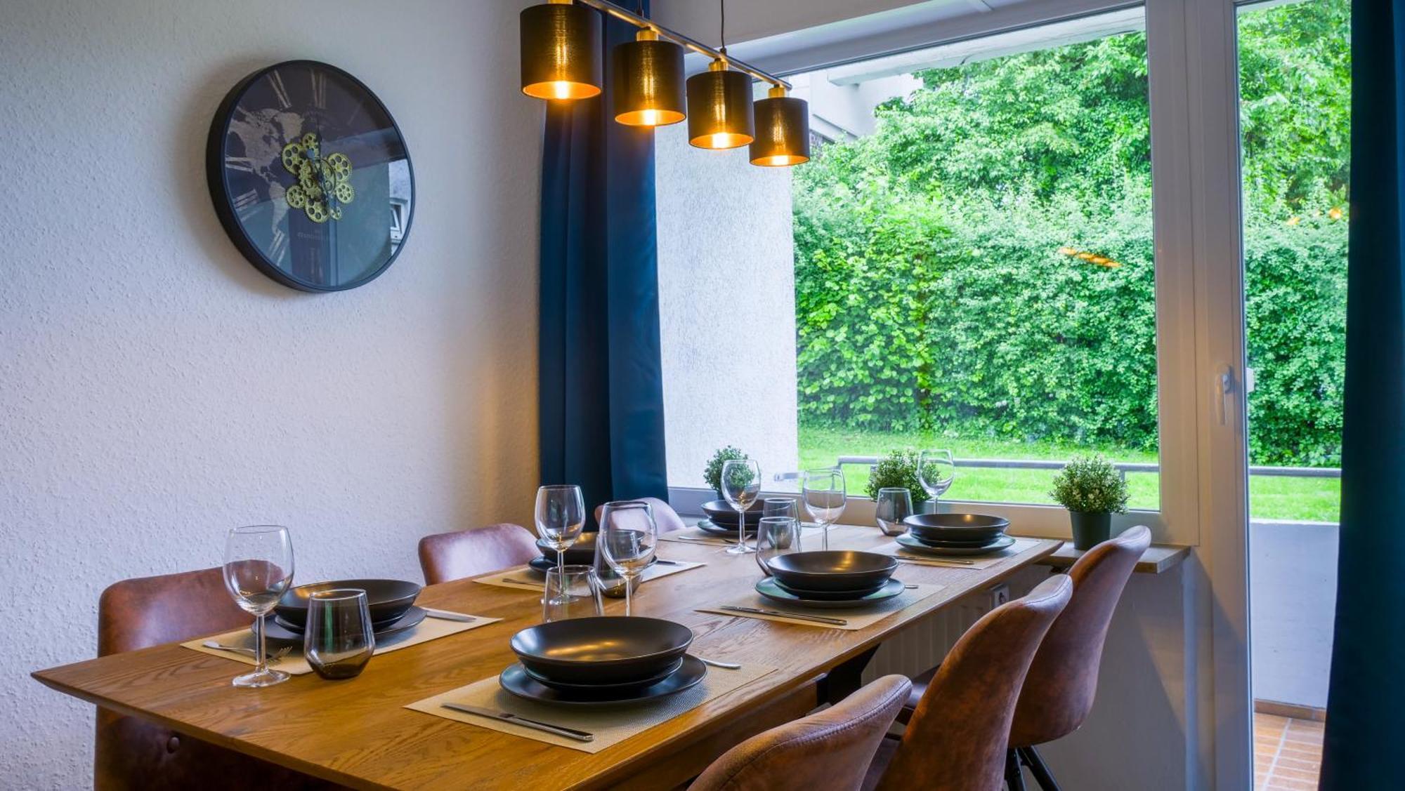 Gross, Modern, Zentrumsnah Mit Parkplatz Und Garten Ulm Exterior photo